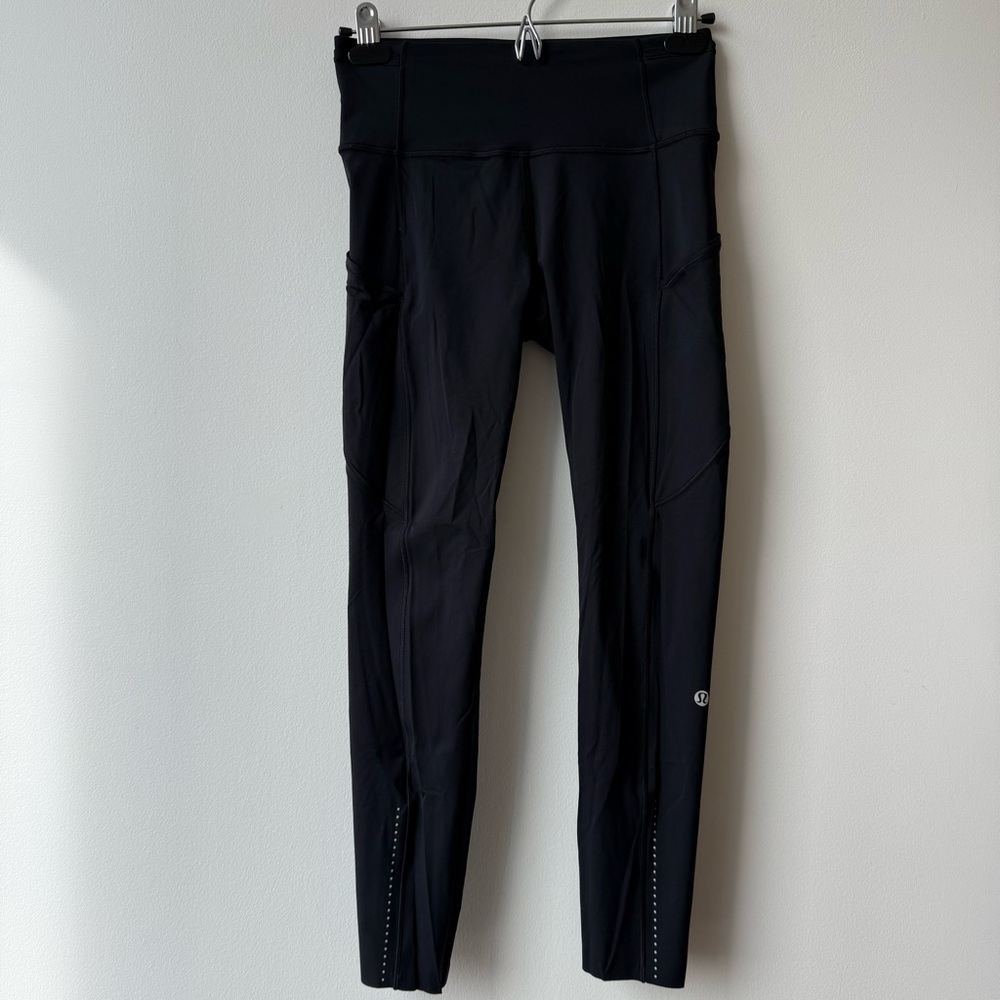 Black Lululemon Running Tight 21", Size 6